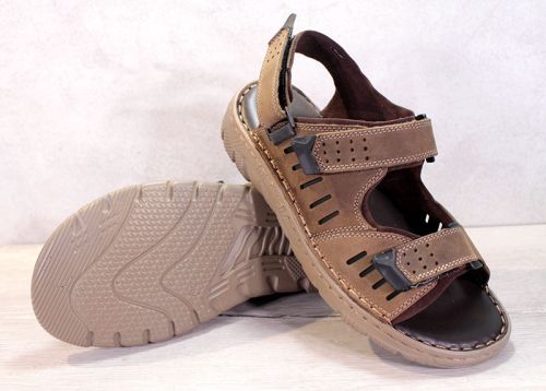 Sandale barbatesti din piele naturala maro - model Toma