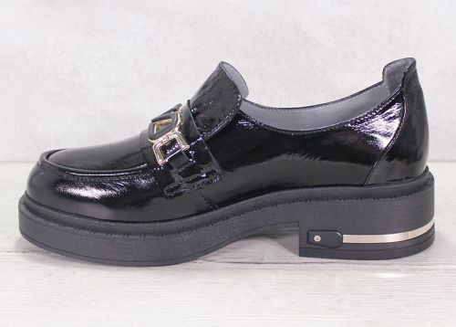 Mocasini dama confectionati din lac natural negru - model Glossy Elegance Loafer