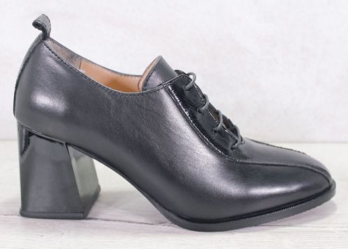 Pantofi formali dama in negru cu detaliu patentat - model Elegant Shine