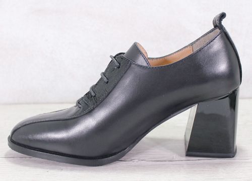 Pantofi formali dama in negru cu detaliu patentat - model Elegant Shine